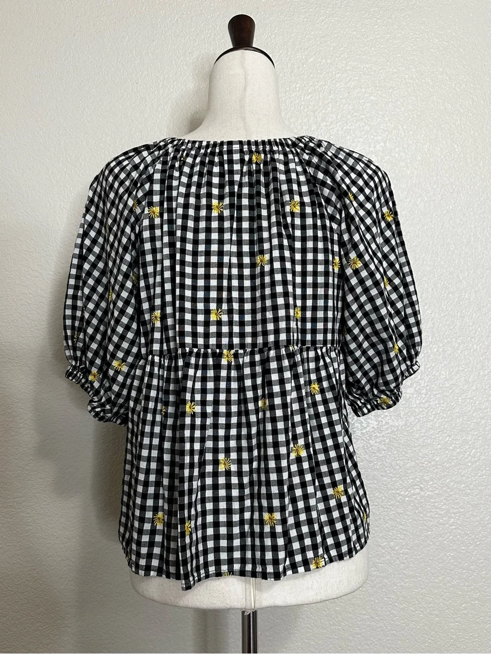 Old Navy Black White Gingham Embroidered Floral Puff Sleeves Top, Sz Medium